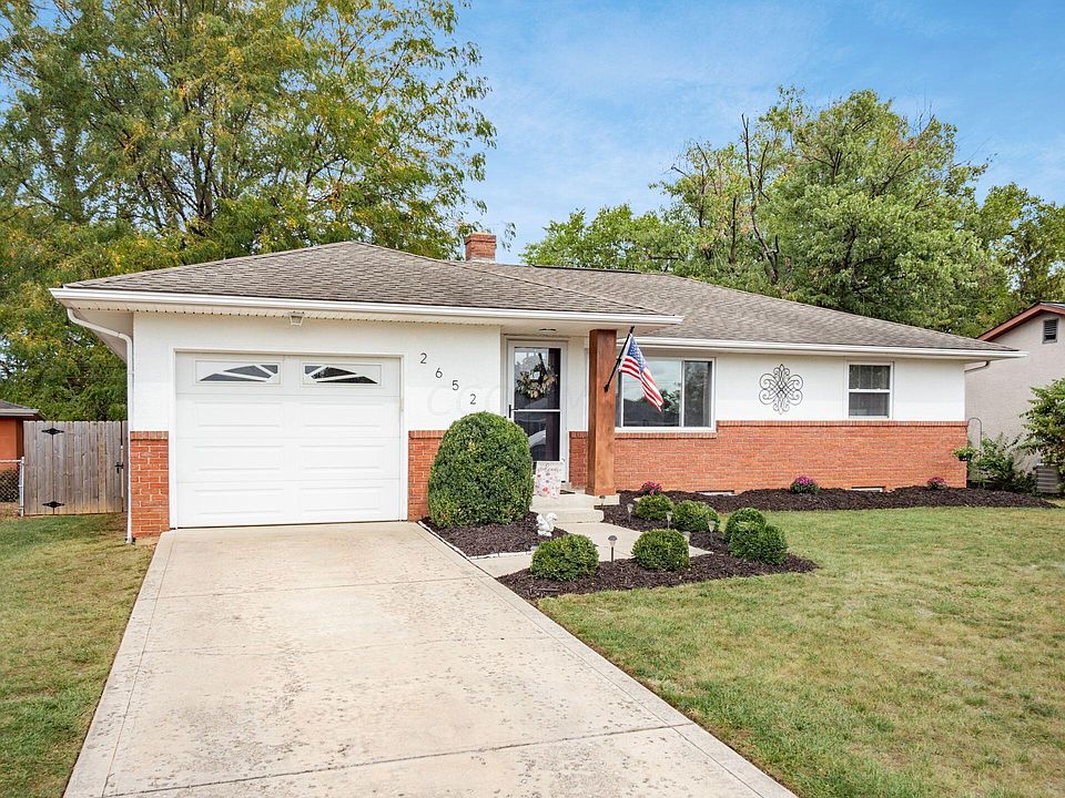 1st image of 2652 Queensway Dr