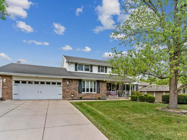 7526 W Manitoba Dr, Palos Heights, IL 60463