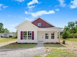303 E James Street, La Grange, NC 28551