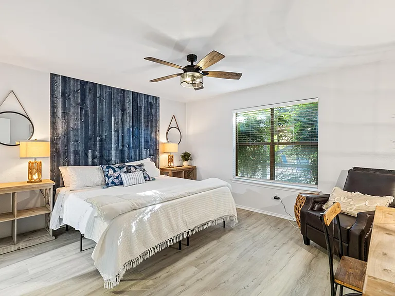 2918 Timothy Ln — Photo 10