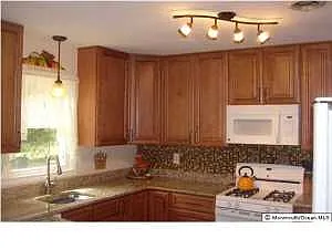 43 Edinburgh Dr photo 1