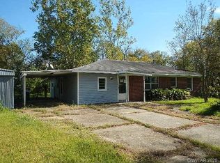 1212 Robert Ln, Benton, LA 71006