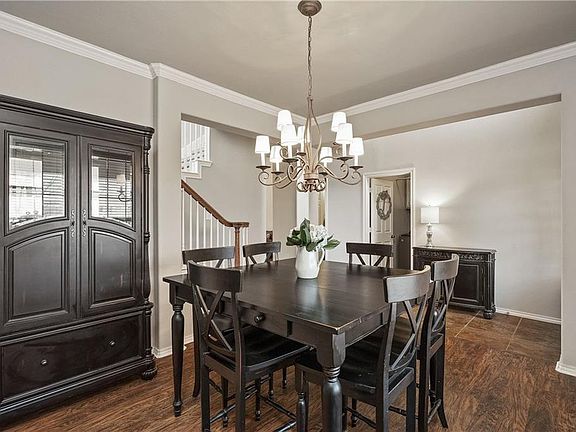 3rd image of 4604 Leeds Dr