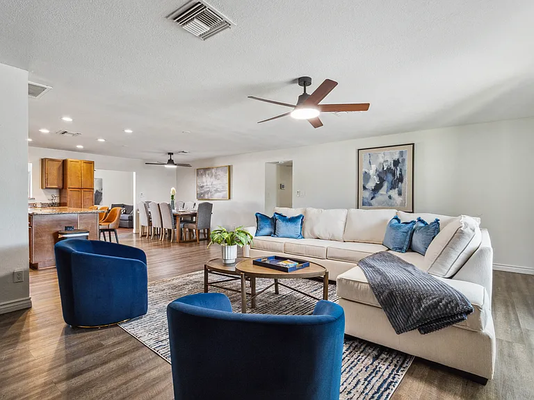 2911 N Granite Reef Rd — Photo 40