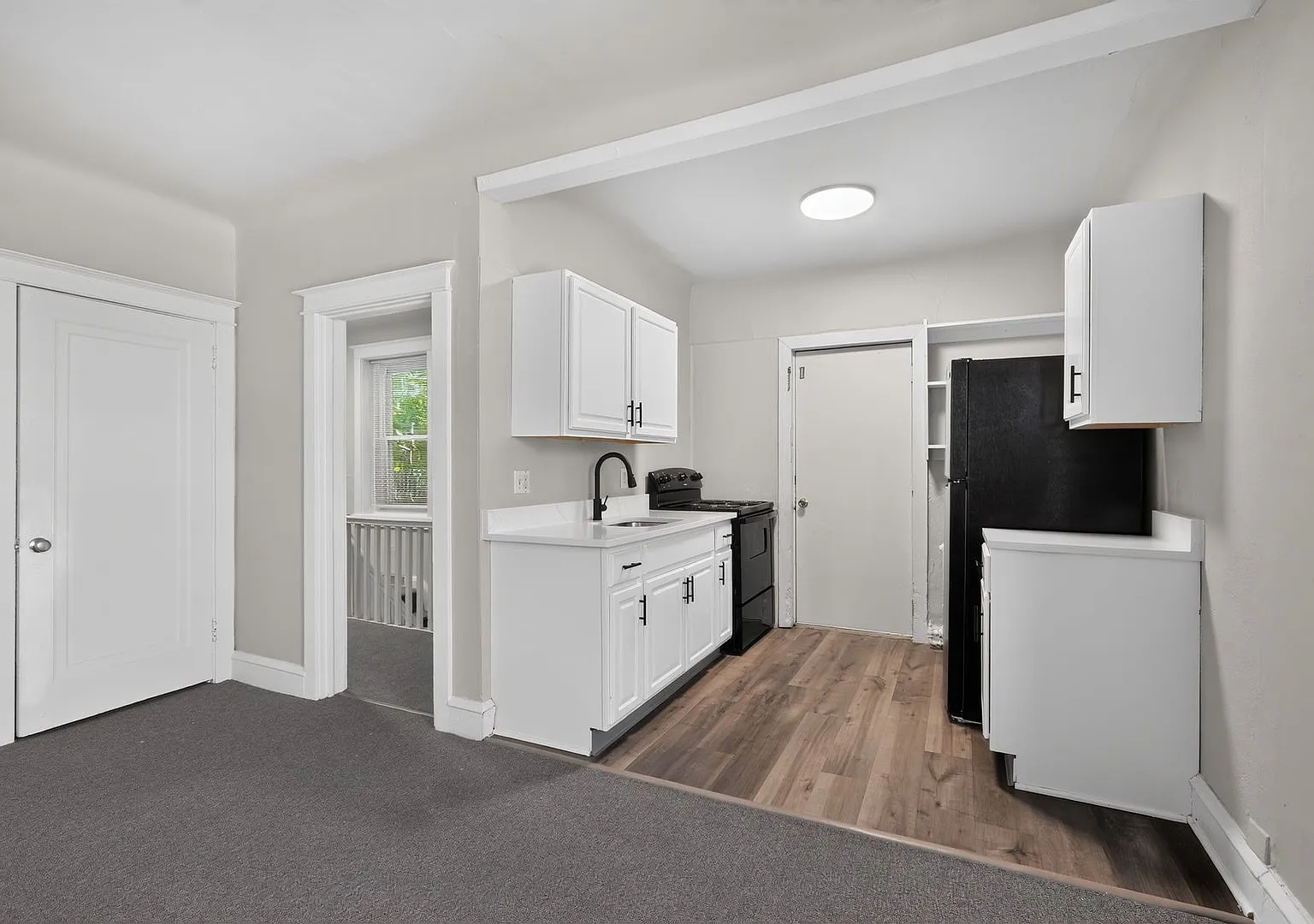 332 W Washington St — Photo 4