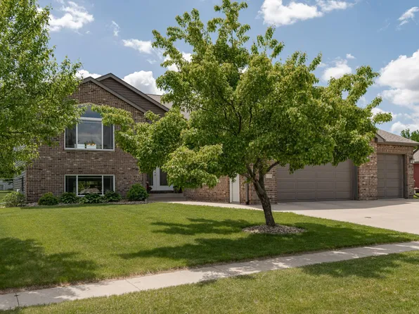 1209 6th St NW, Dodge Center, MN 55927