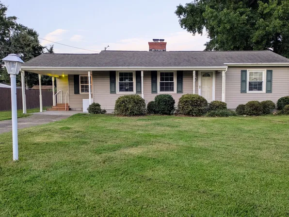 22 Oxford Rd, Newport News, VA 23606
