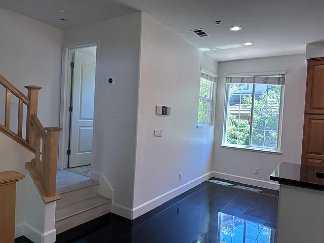 Stairs to 1/2 bathroon