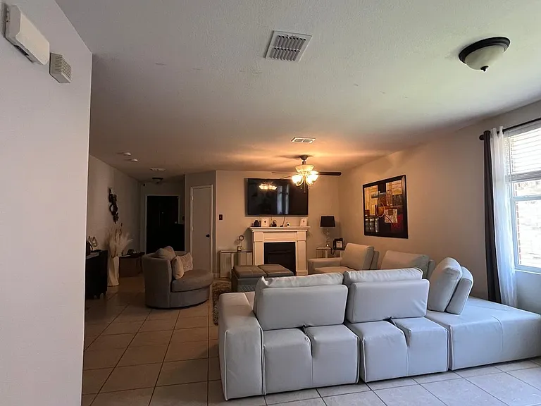 9582 Rosedale Dr — Photo 3