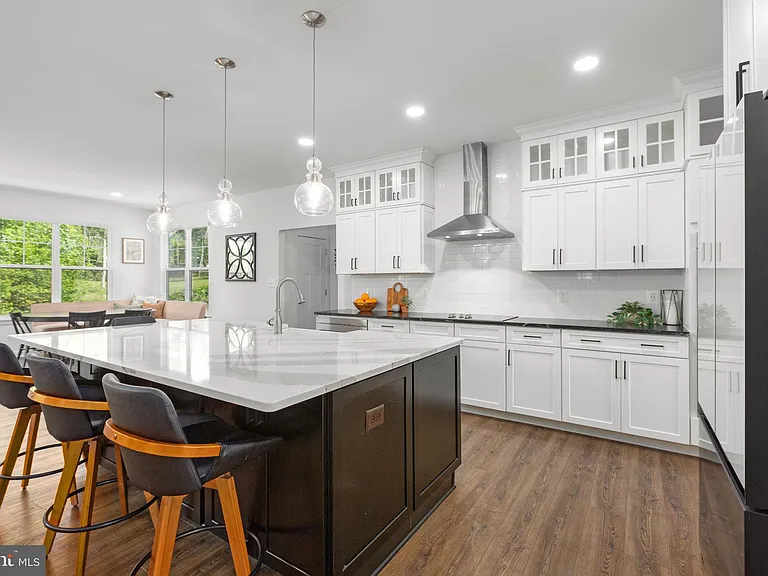 15 Grove Ln — Photo 14
