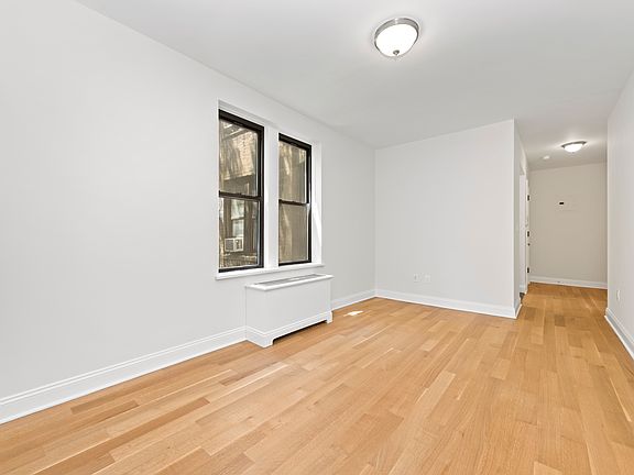 3rd image of 414 W 44th St APT 5C