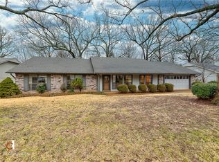 2308 E Golden Oaks Dr, Fayetteville, AR 72703