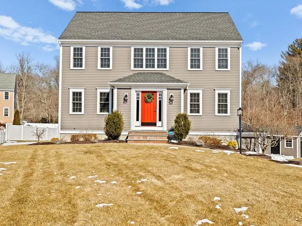 22 Colonial Dr, Bridgewater, MA 02324