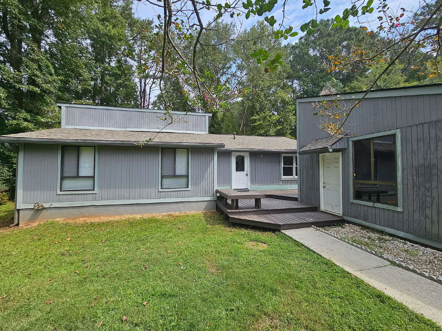 4 bed, 3.5 bath, 2177 sqft, $2,350 — Photo 1