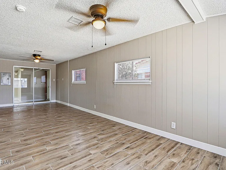 5704 Sage Ct — Photo 13
