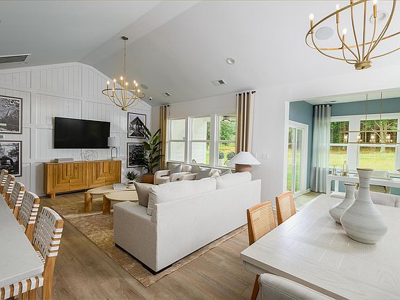 Family Room Breakfast w Sunroom option