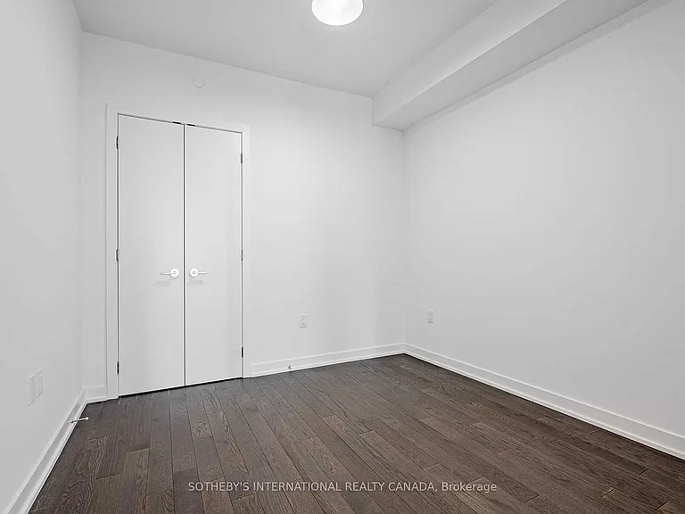357 King St W #806 — Photo 11