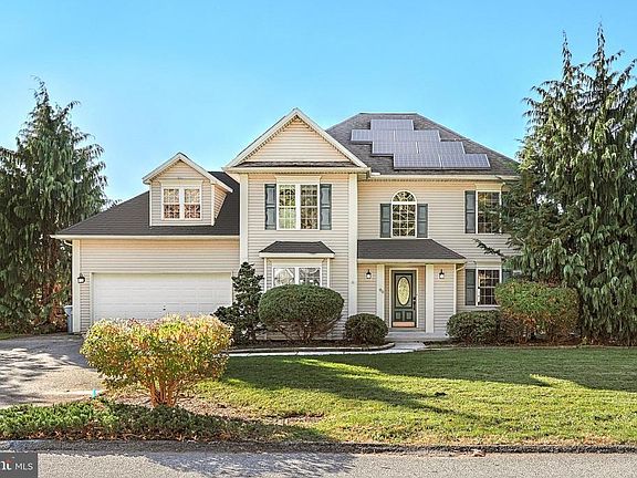 2nd image of 80 Oak Dr