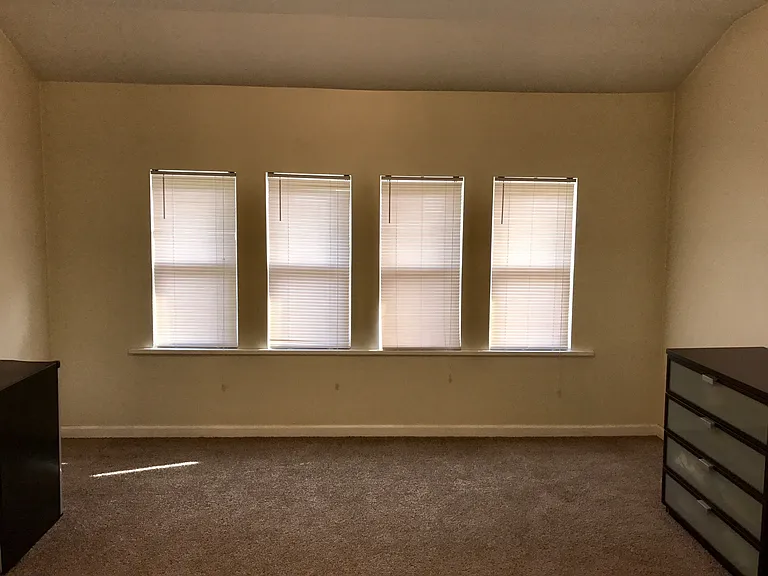 1029 Mirror St — Photo 17