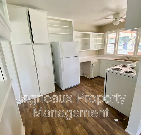 3566 Monroe St — Photo 5