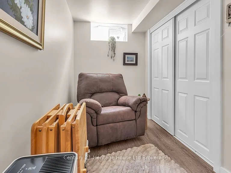 112 Rolph St #6 — Photo 11
