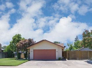 1812 Burgundy Dr, Lodi, CA 95242