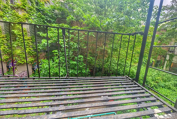 Rented by RELEASE NY | media 11