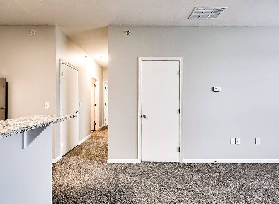 spacious-kitchen-area-the-villas-at-castleton