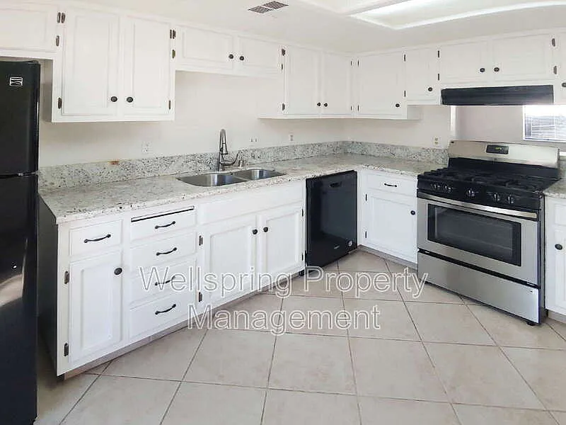 2 bed, 1.0 bath, 1000 sqft, $1,125 — Photo 3