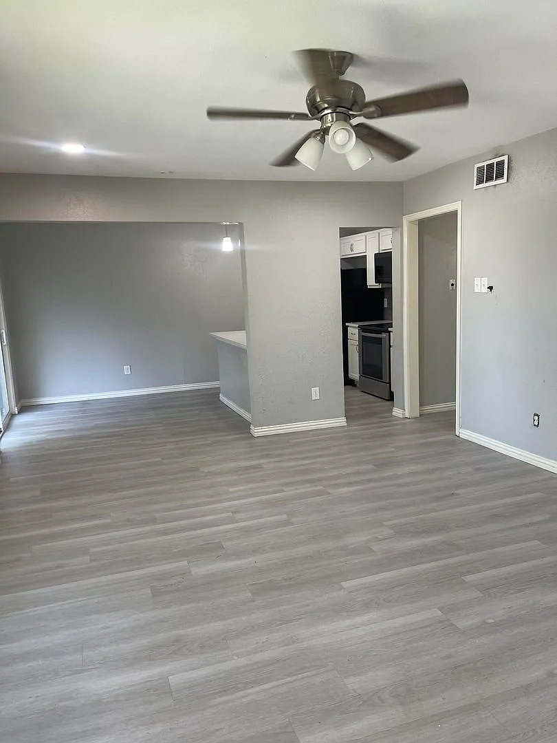 Large 2 Bedroom Condo minutes from SMU and Lower Greenville! — Photo 1