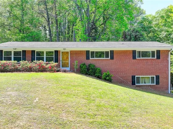 2617 Cove Cir, Atlanta, GA 30319