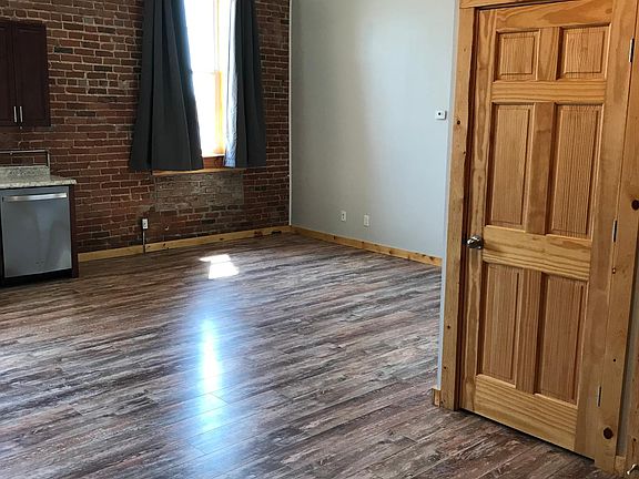 2nd image of 322 E Erie St #2