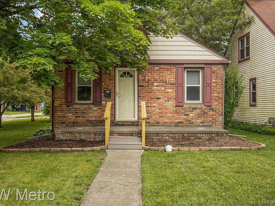 1st image of 233 S Marias Ave
