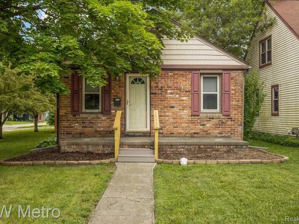 233 S Marias Ave, Clawson, MI 48017