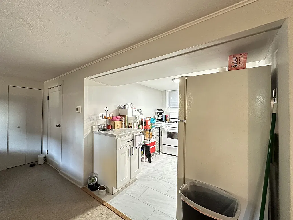Awesome Studio, 1 Bath at Keystone + Hollywood (North Park) — Photo 3
