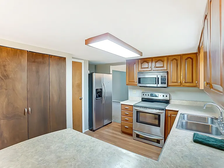 415 Rustic Ct — Photo 14