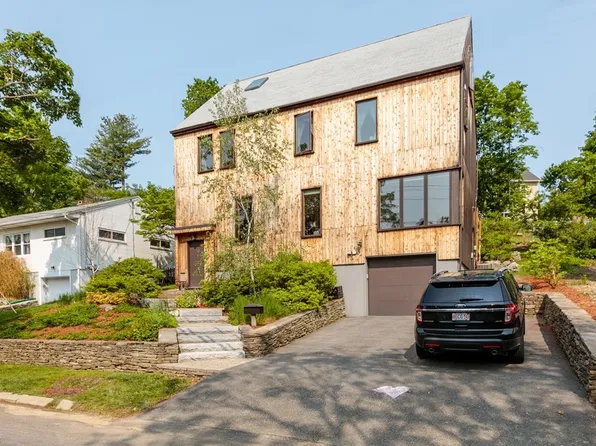 10 Yerxa Rd, Arlington, MA 02474