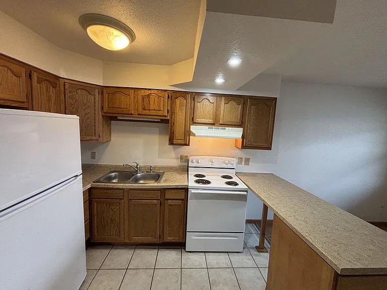 1320 Bainbridge St — Photo 4