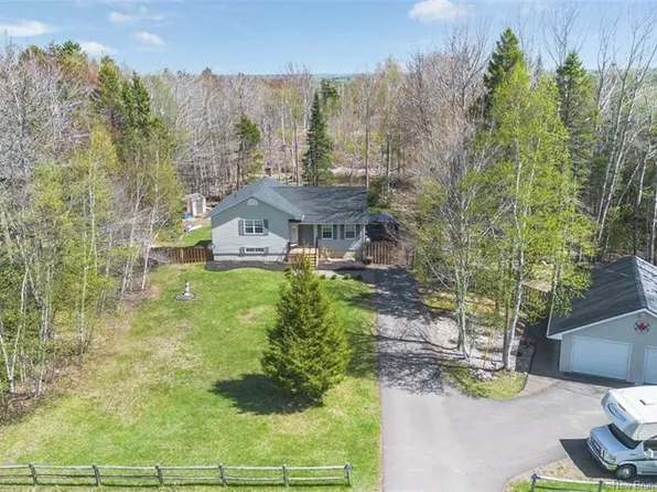 105 Burton Evergreen Dr, Burton, NB E2V 3M6