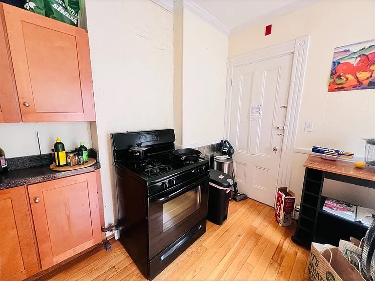 181 Erie St #5 — Photo 5