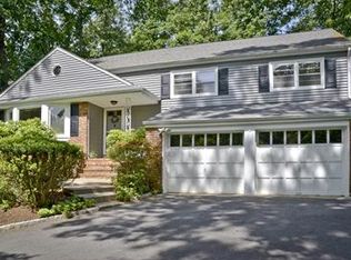 12 Northview Dr, Morris Plains, NJ 07950