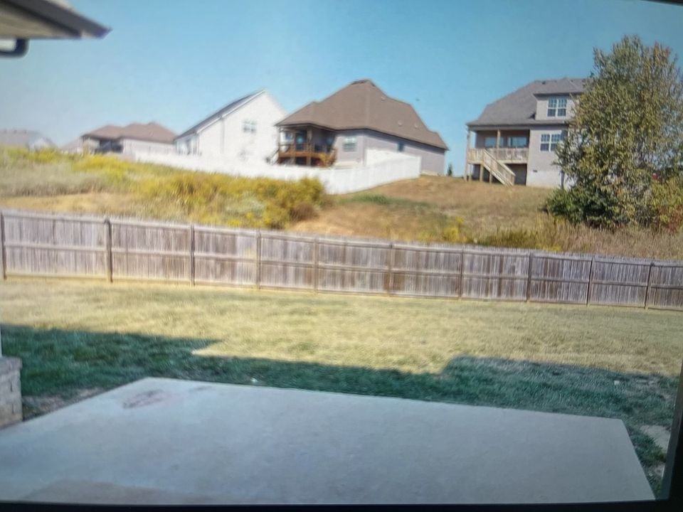 1st image of 425 Veronica Ct