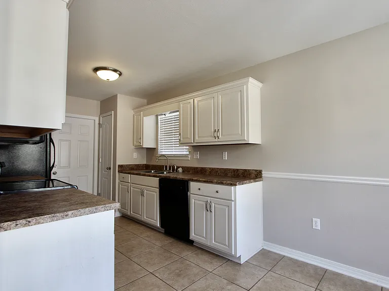 3151 Forrest Ave — Photo 6