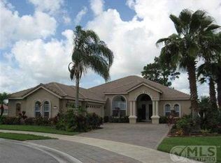 825 SW Marsh Harbor Bay, Port Saint Lucie, FL 34986