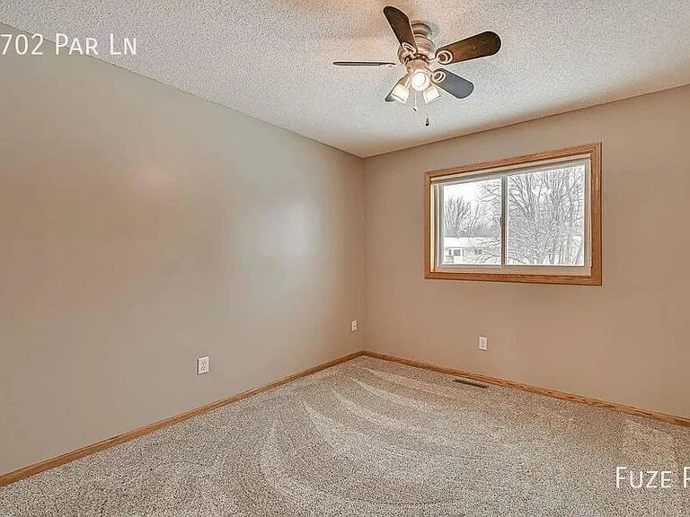 1702 Par Ln — Photo 40