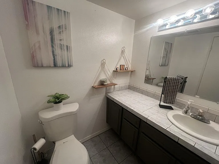 6604 Reservoir Ln — Photo 7