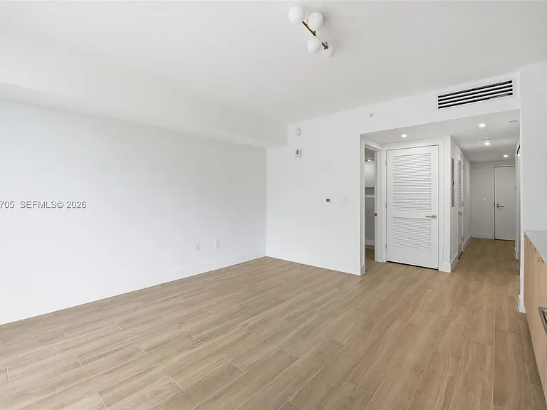 90 NE 32nd St #414 — Photo 6