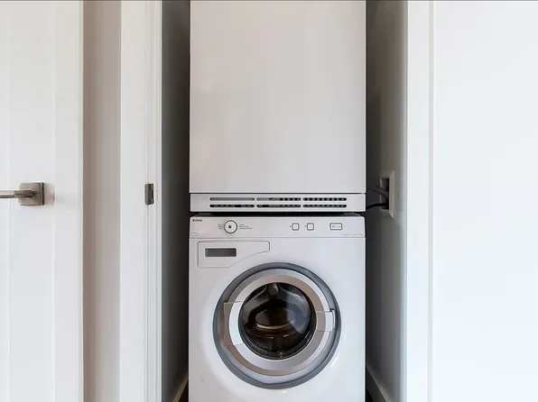 125 Parkside Avenue image 11 of 28