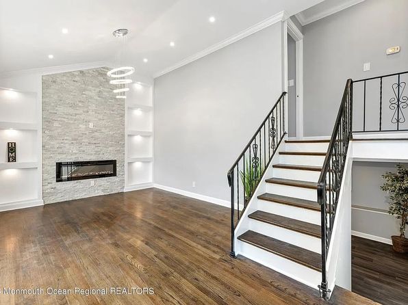 18 Lillian Dr