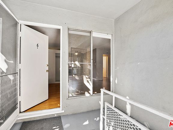 4th image of 941 N San Vicente Blvd #6